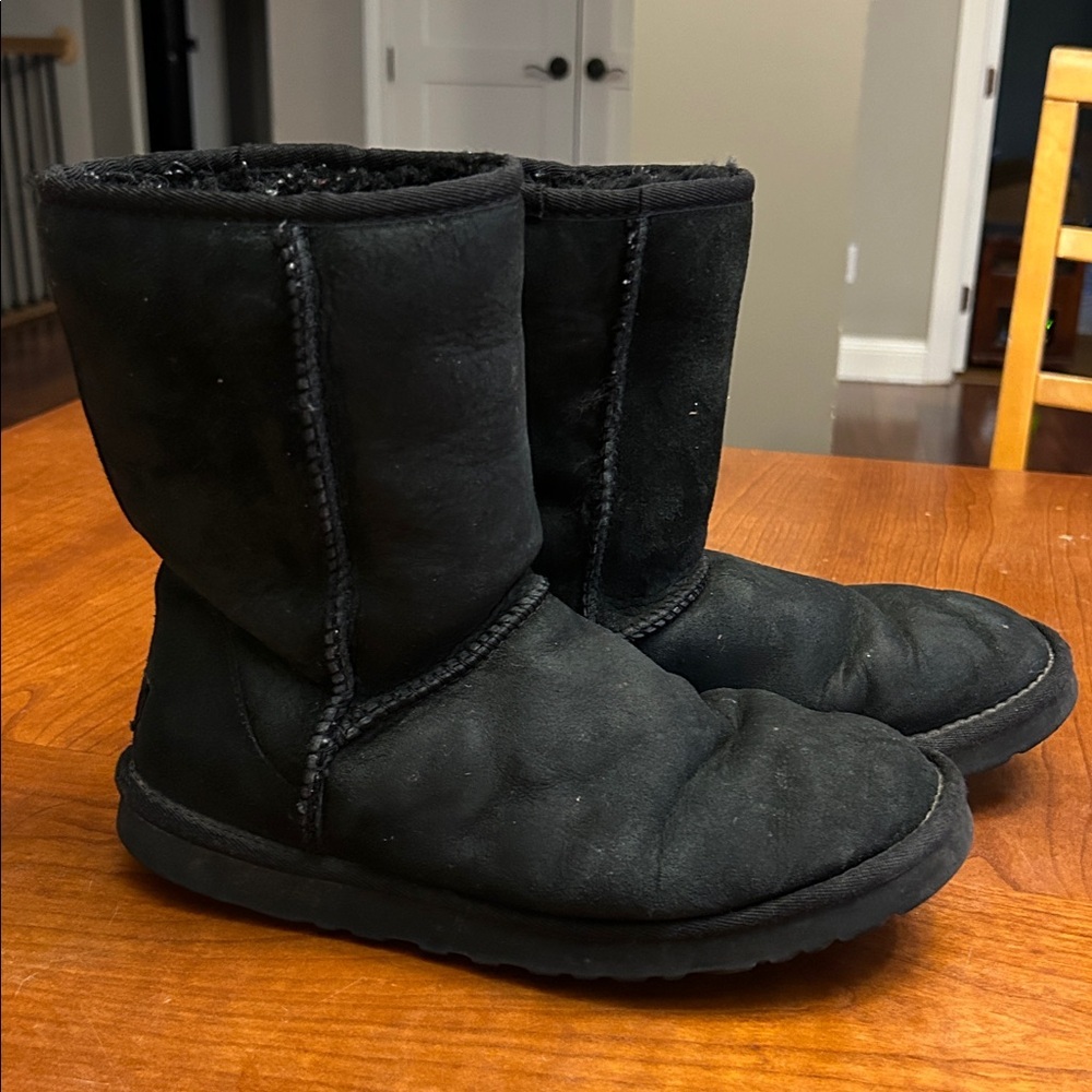 UGG Black Suede Boots Sheepskin Lining size 8